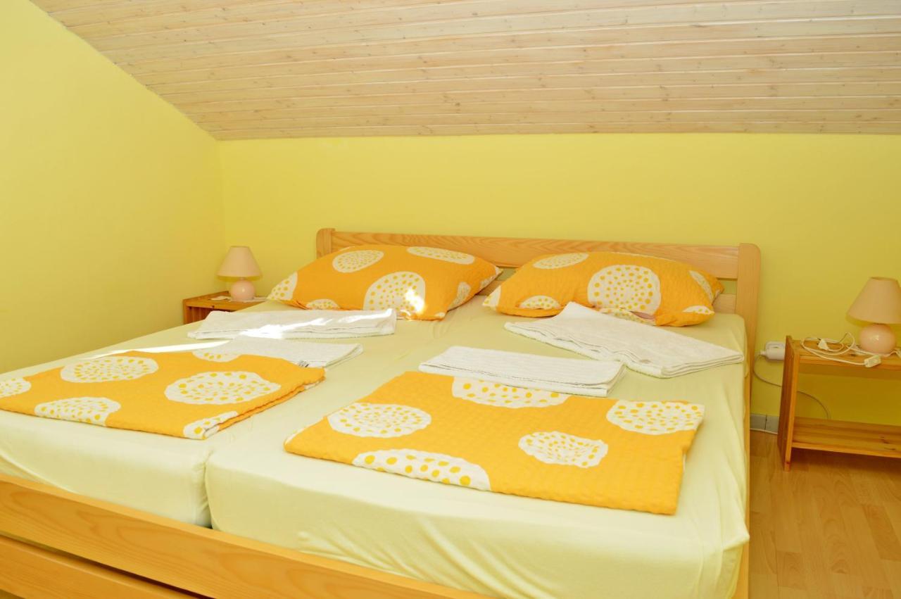 Apartment And Rooms Katica Biograd Na Moru Exterior photo